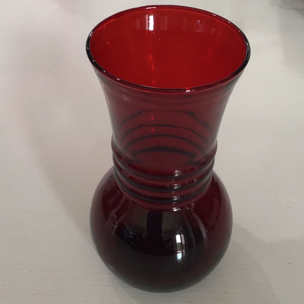 Vintage Anchor Hocking Royal Ruby Flower Vase!